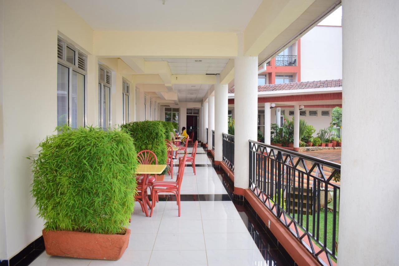 Meru Slopes Hotel מראה חיצוני תמונה